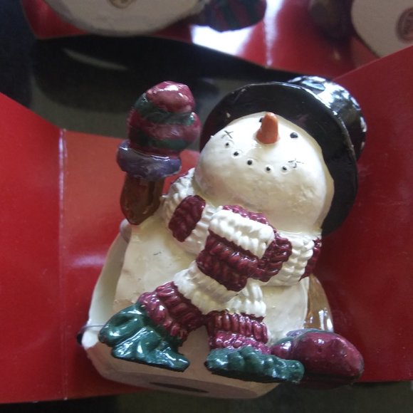 8 St Nicholas Square Napkin Ring Holder - Picture 13 of 13